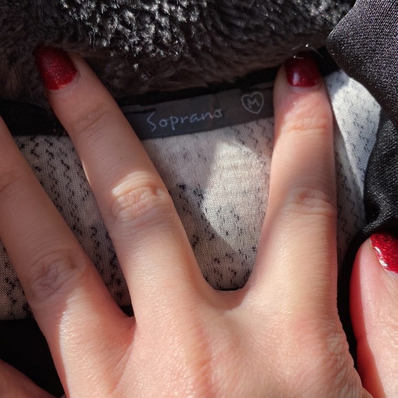 Sopranos Black Floral Romper - Picture 7 of 7